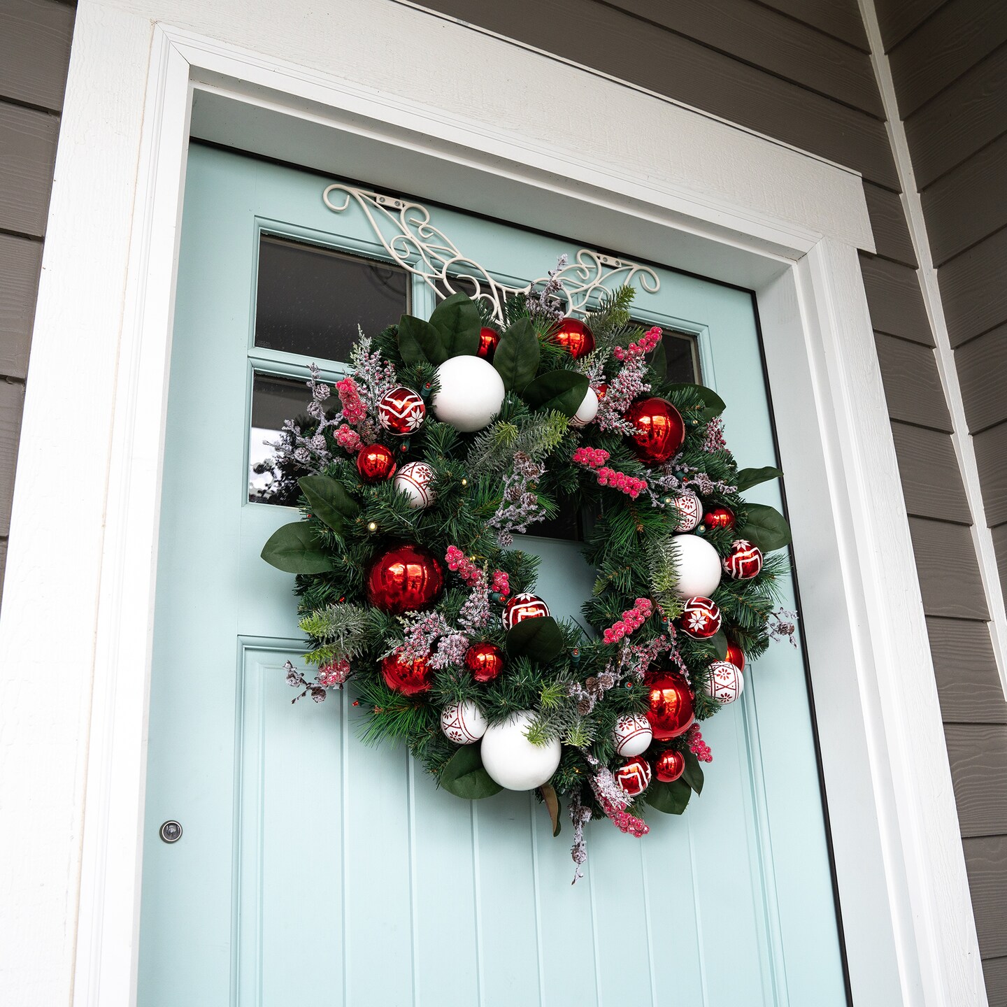 Lighted Christmas Wreath - Nordic