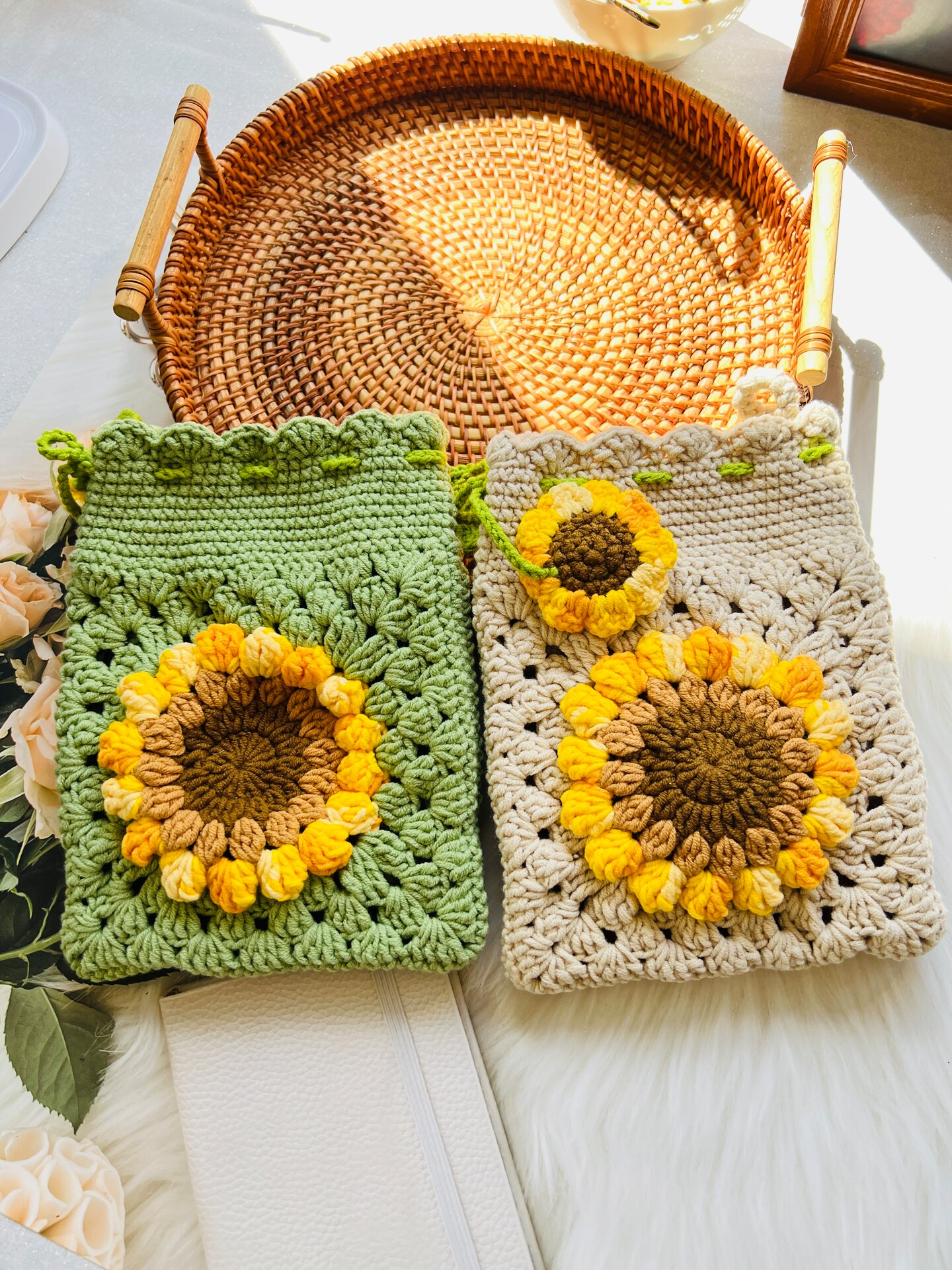 Crochet sunflower bag, handmade crossbody bag, flower bag, purse