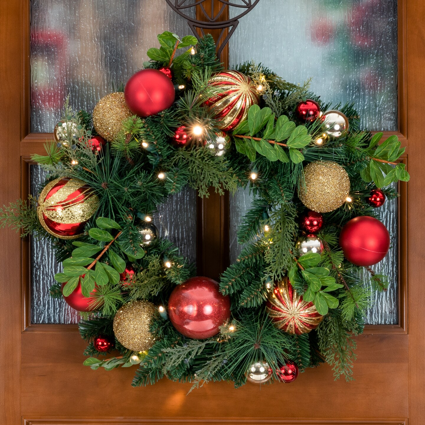 Lighted Christmas Wreath - Christmas Classic