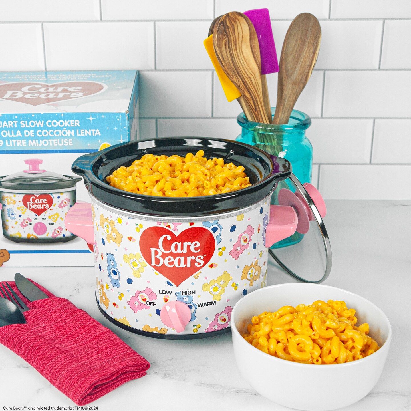 Uncanny Brands Care Bears 2-Qt Slow Cooker
