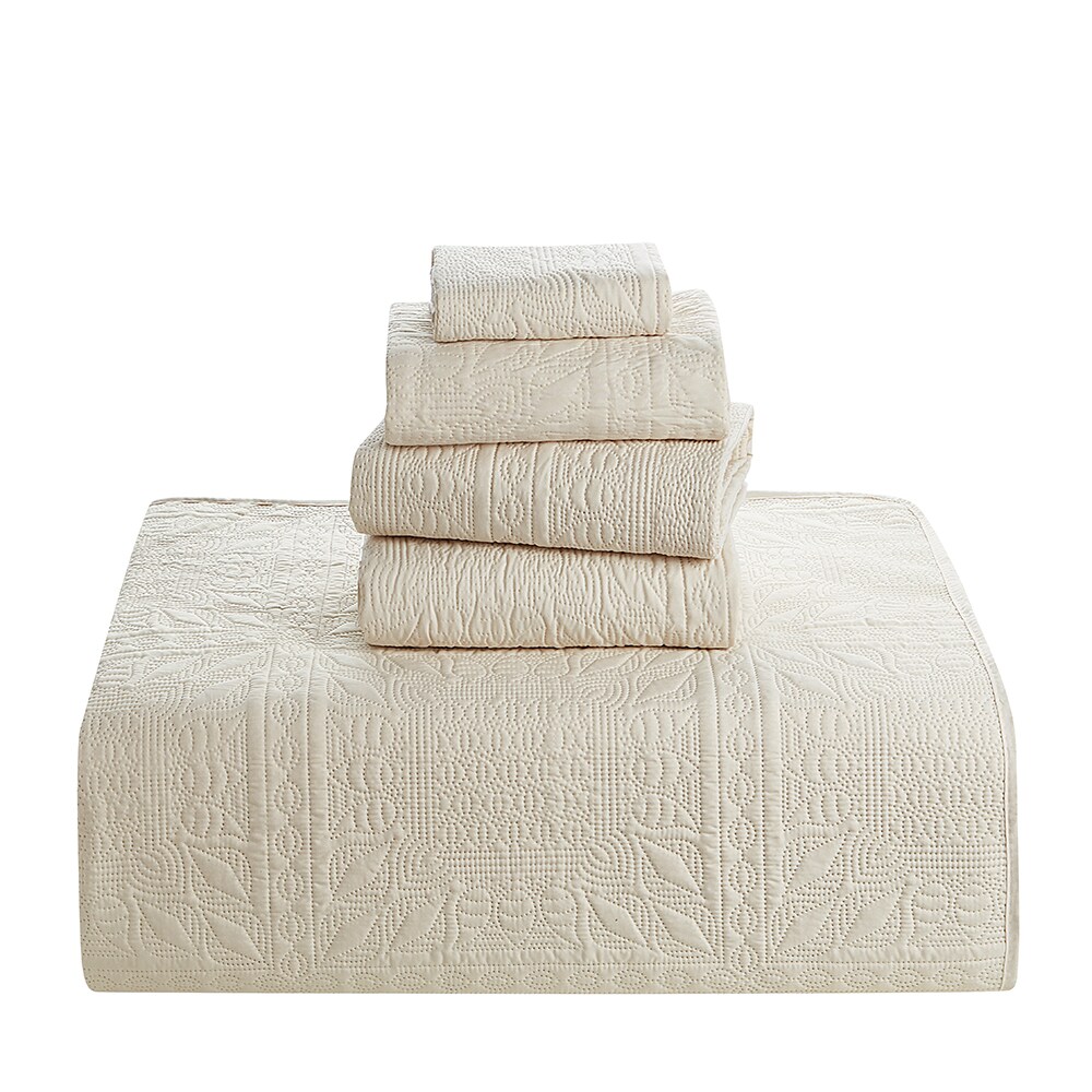 Clara Clark Quilts Set