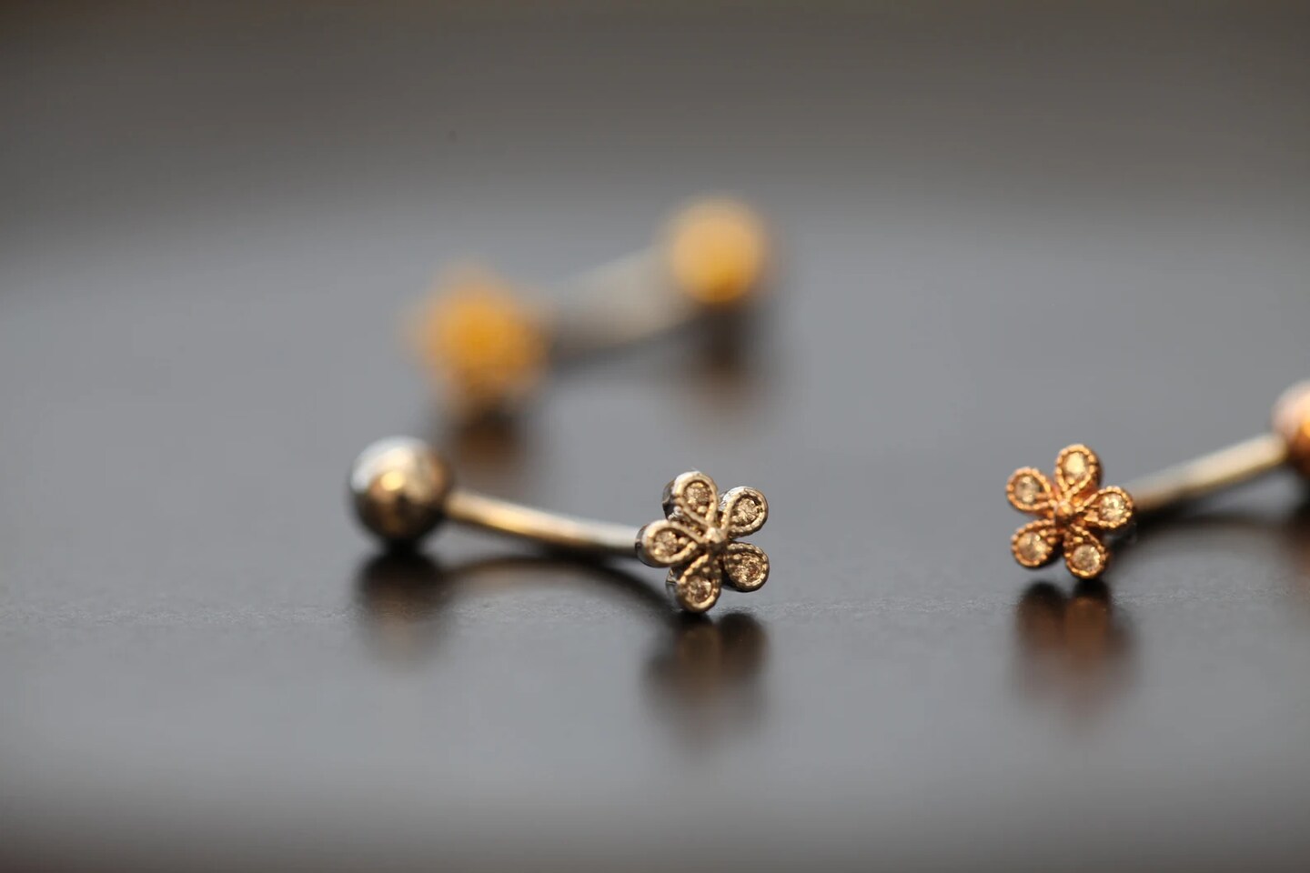 Tiny Round Flower Belly Ring product 4