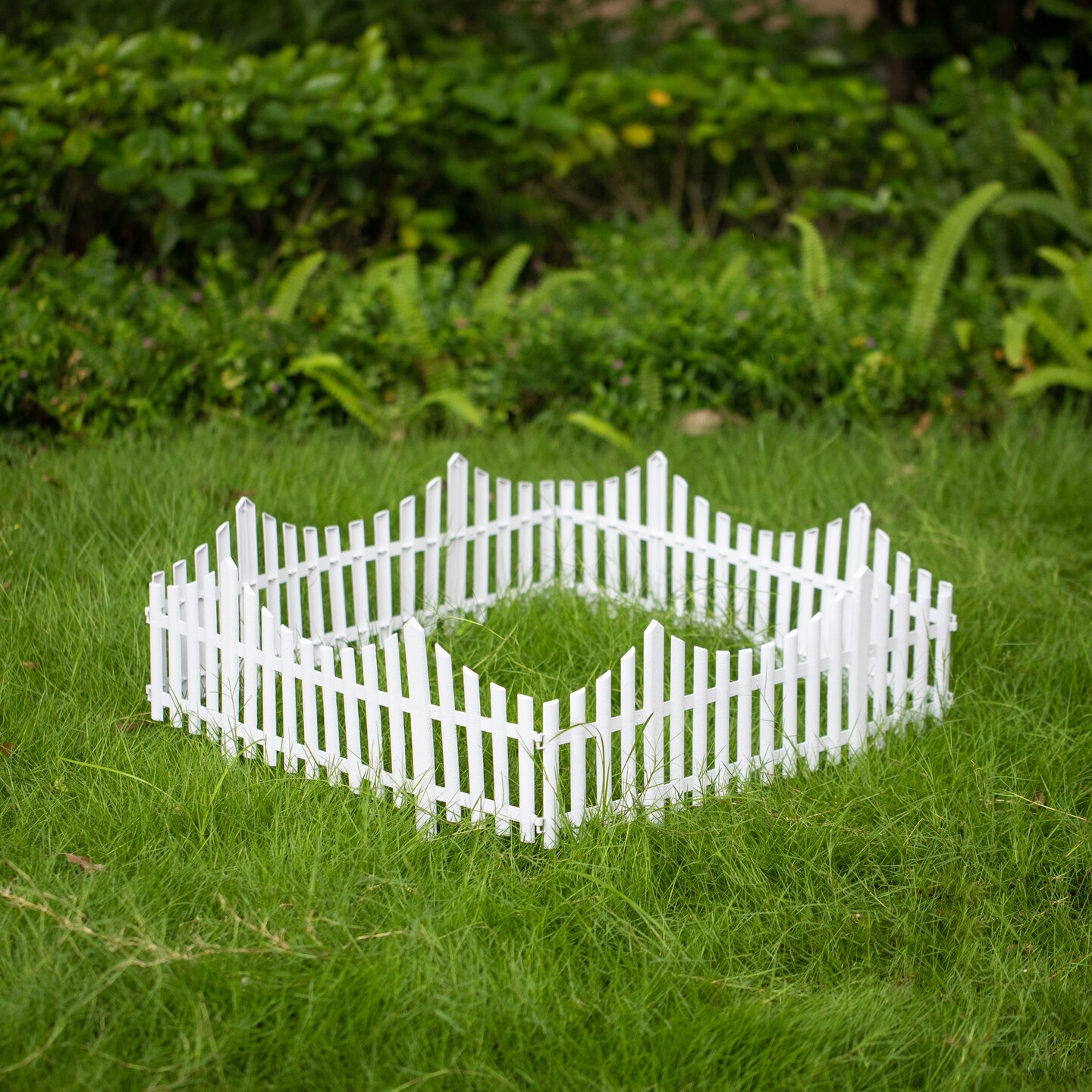 Decorative Garden Border Edgings Picket Fence, High Quality Fencing for Gardens, Landscape Edging, Pathways, Flower Beds, to Provide Protection from Animals like Dogs, Cats, and More 4 Piece Set White