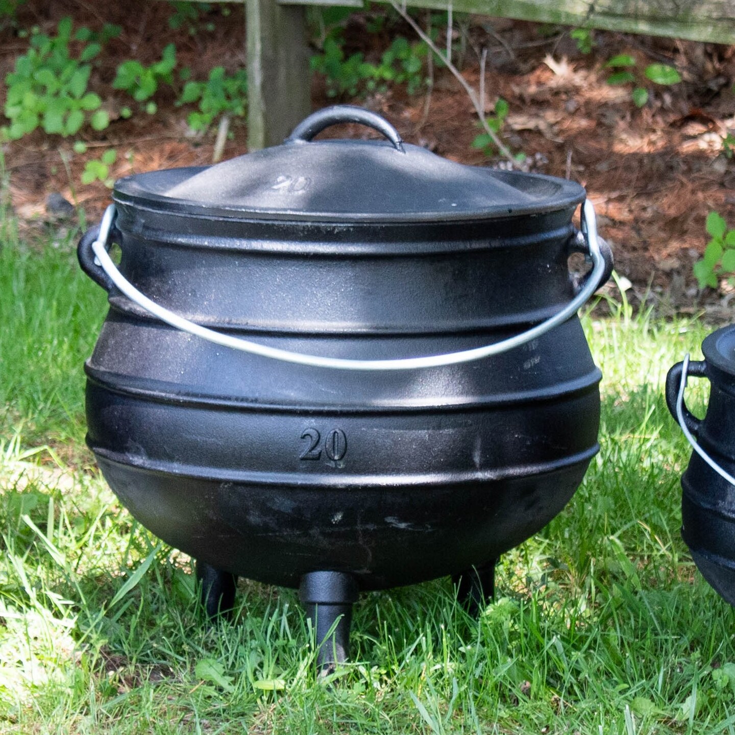Lehman&#x27;s Campfire Cooking Kettle Pot - Cast Iron Potjie Dutch Oven with 3 Legs and Lid