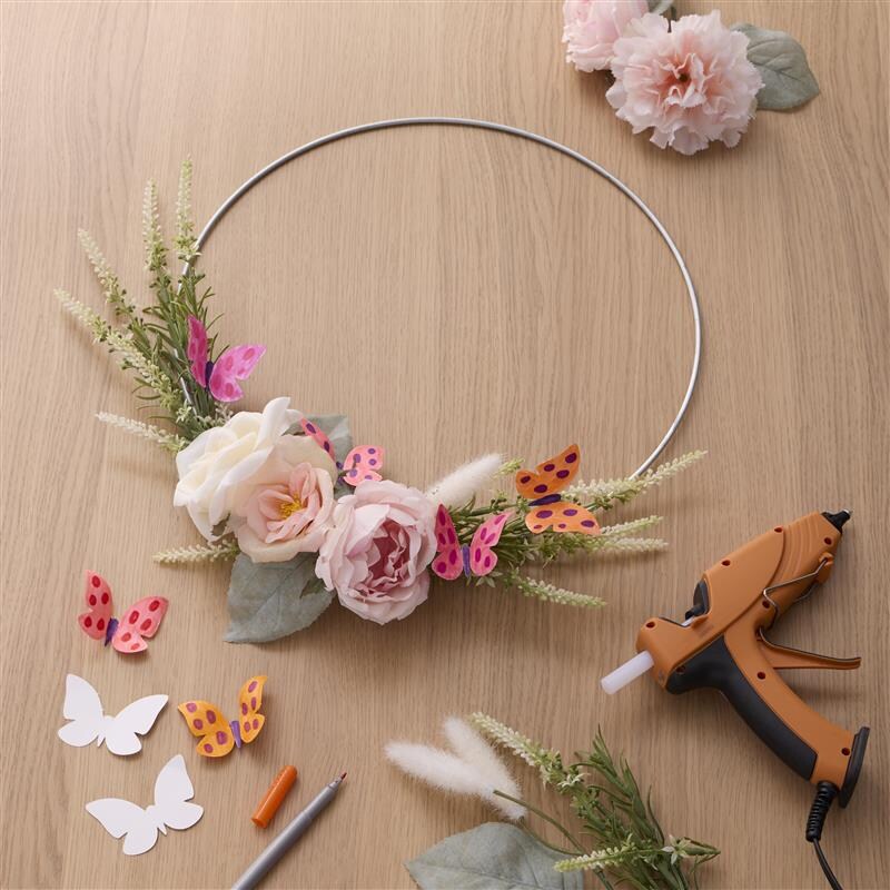 Sunday Makebreak: Spring Hoop Butterfly Wreath