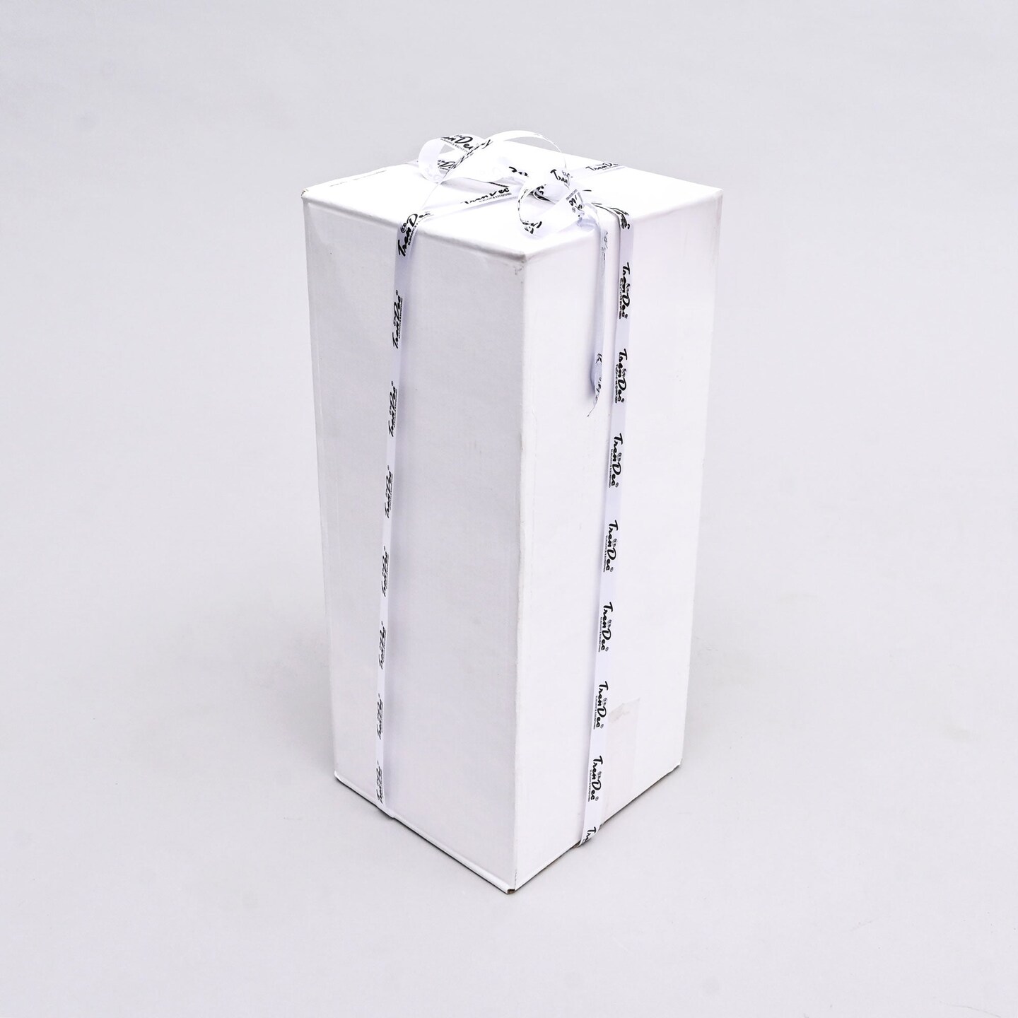 Decorative Hammered Nickel Finish Chess King Sculpture – Elegant Table Accent (5.5x5.5x14")