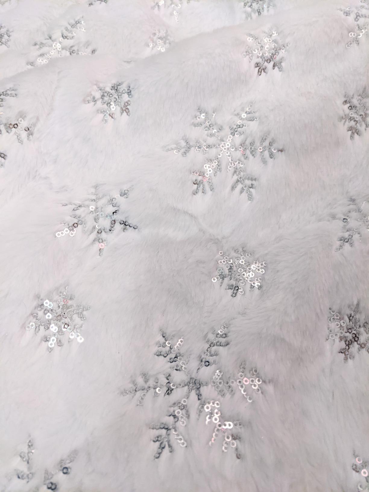 White Snow Embroidered Tree Skirt with silver snowflakes 36&#x27;&#x27;