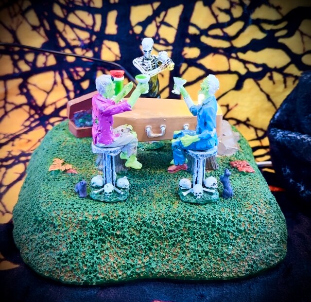 Lemax Spookytown Coffin Bar