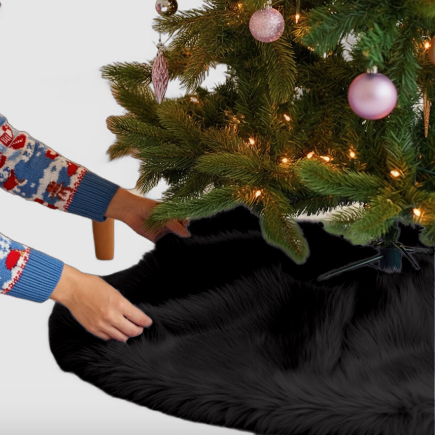 FabricLA 36&#x22; Black Faux Fur Christmas Tree Skirt - Fluffy Plush Tree Skirt (91cm) for Holiday Decorations