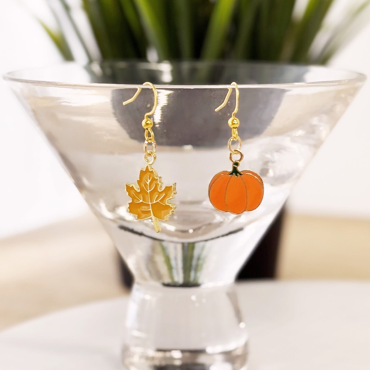 Wrapables Autumn Pendant Charms for Jewelry Making, (Set of 20), Maple Leaf & Pumpkin