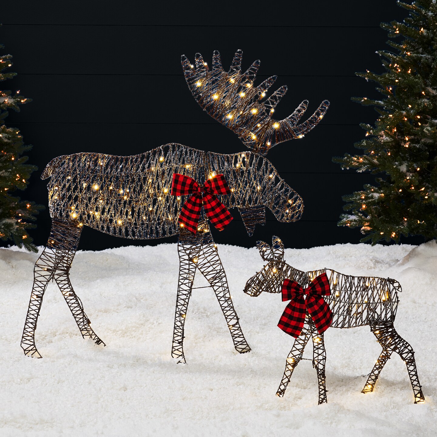Best Choice Products 4ft 2-Piece Lighted 2D Christmas Moose Set Outdoor D&#xE9;cor w/ 125 LED Lights, Stakes