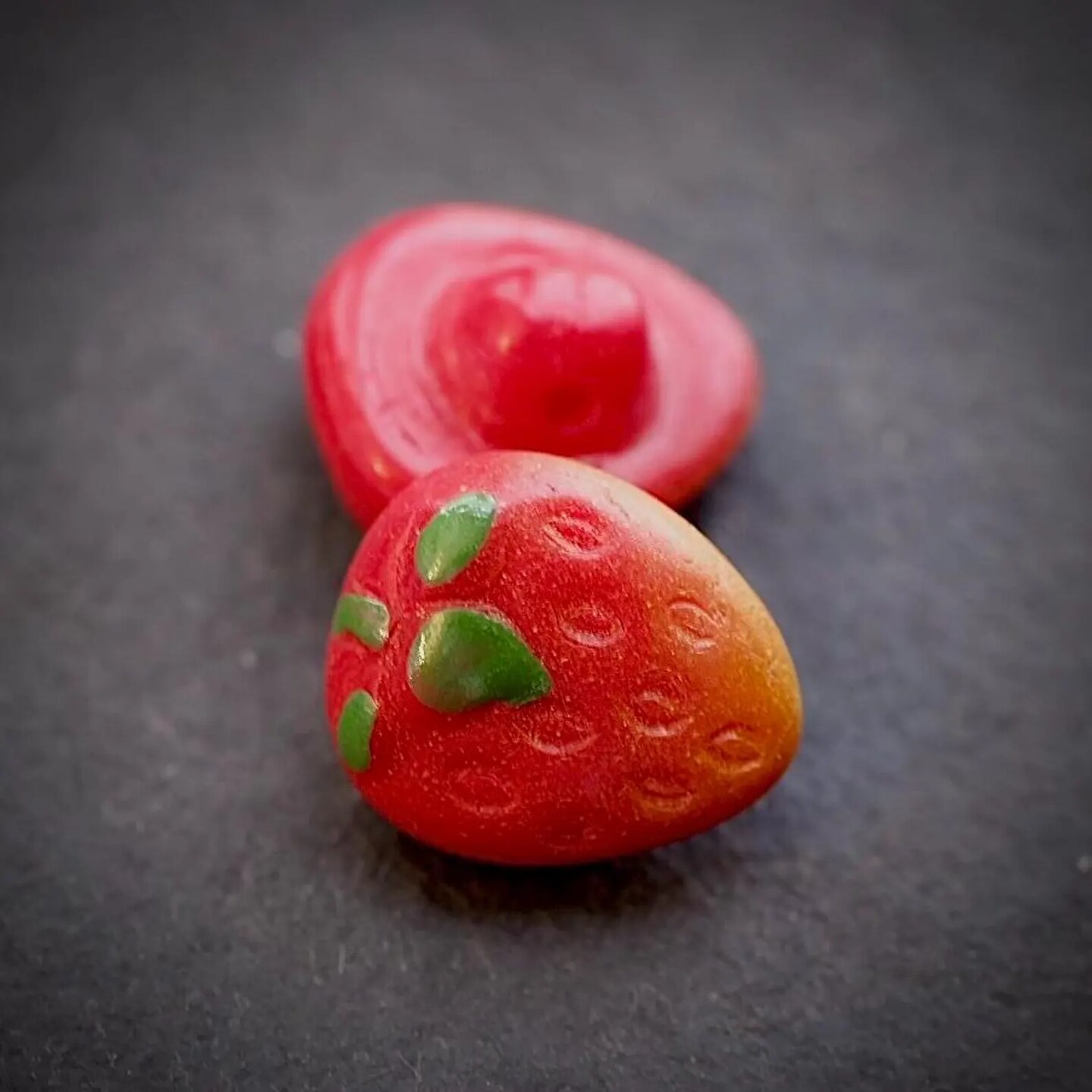 Vintage Czech Glass Strawberry Button, 2 Buttons, 14mm