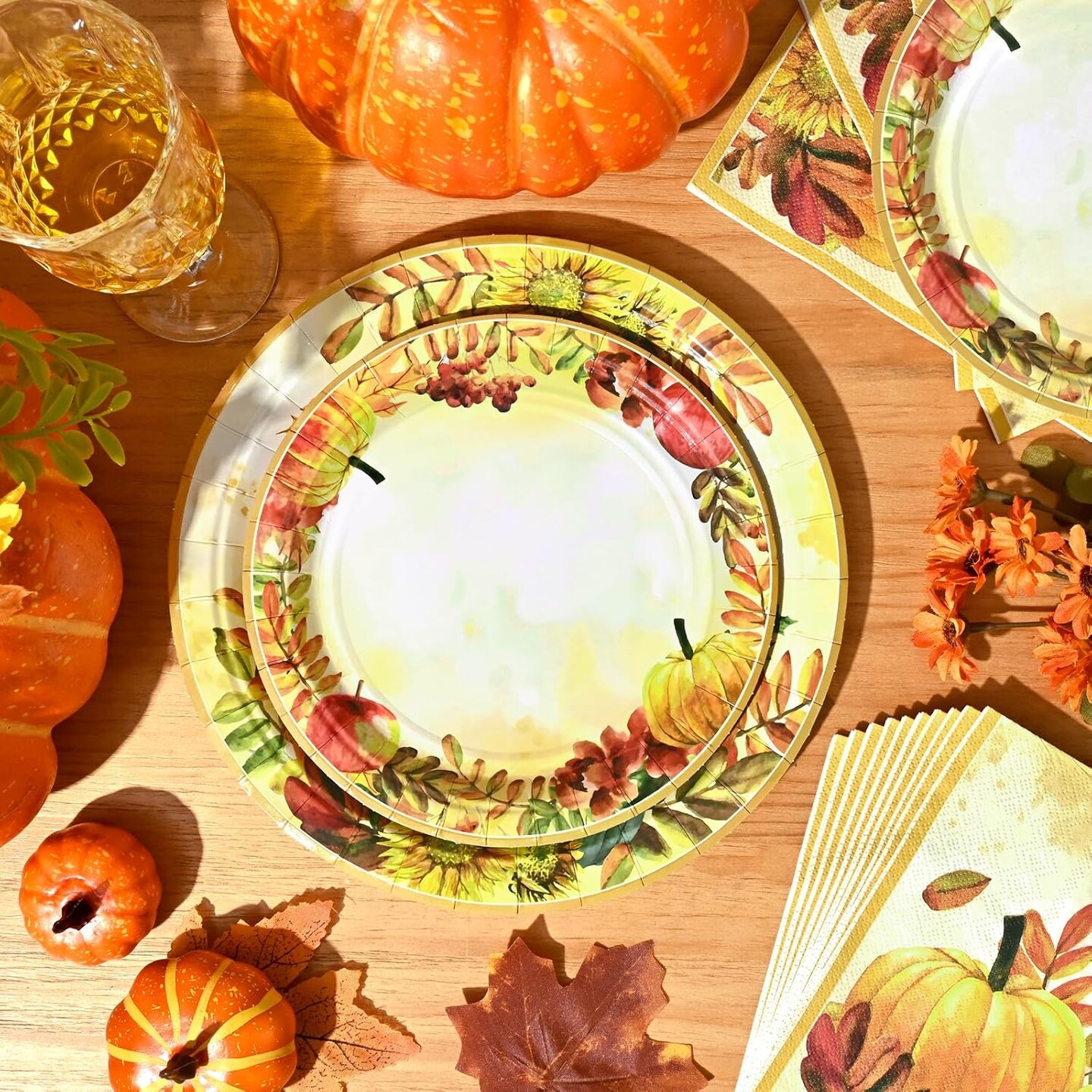 200 PCS Thanksgiving Pumpkin Paper Plates and Napkins Sets (Modern)