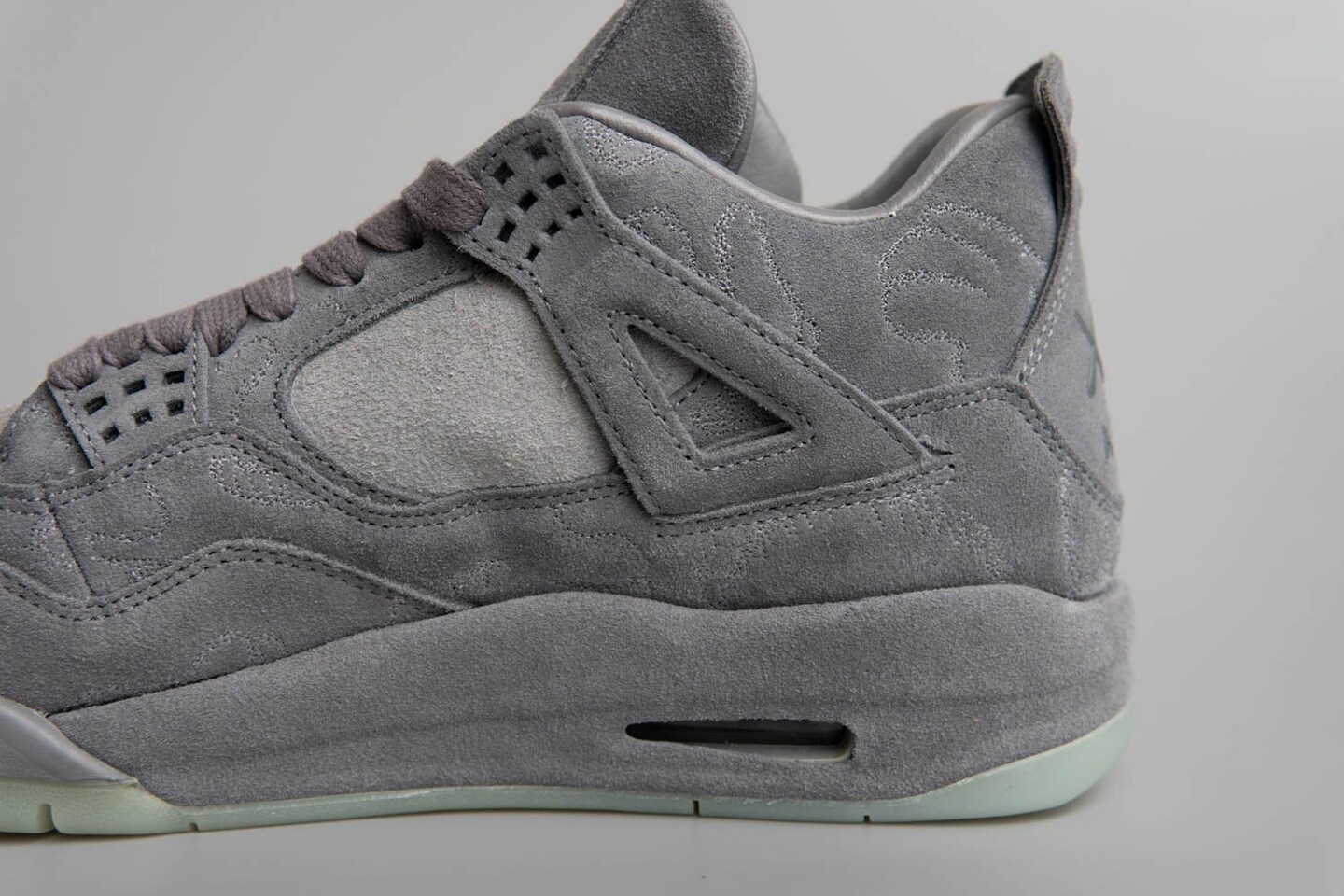 Air Jordan 4 Retro Kaws Grey, size: Men US9.5=UK8.5=EUR43=CM27.5