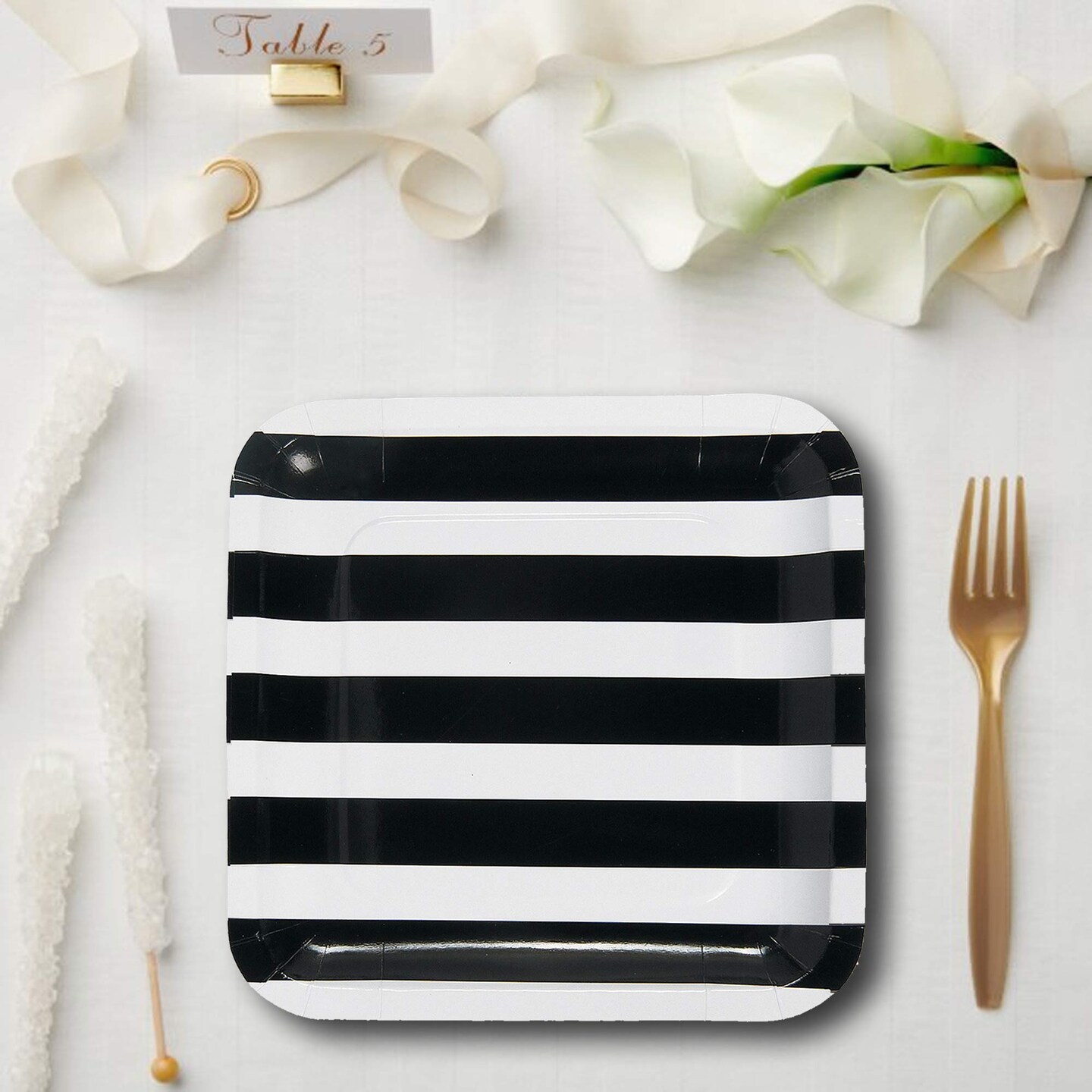 25 Count Black and White Striped Square Paper Dinner Plates Disposable 9 1/4&#x22;