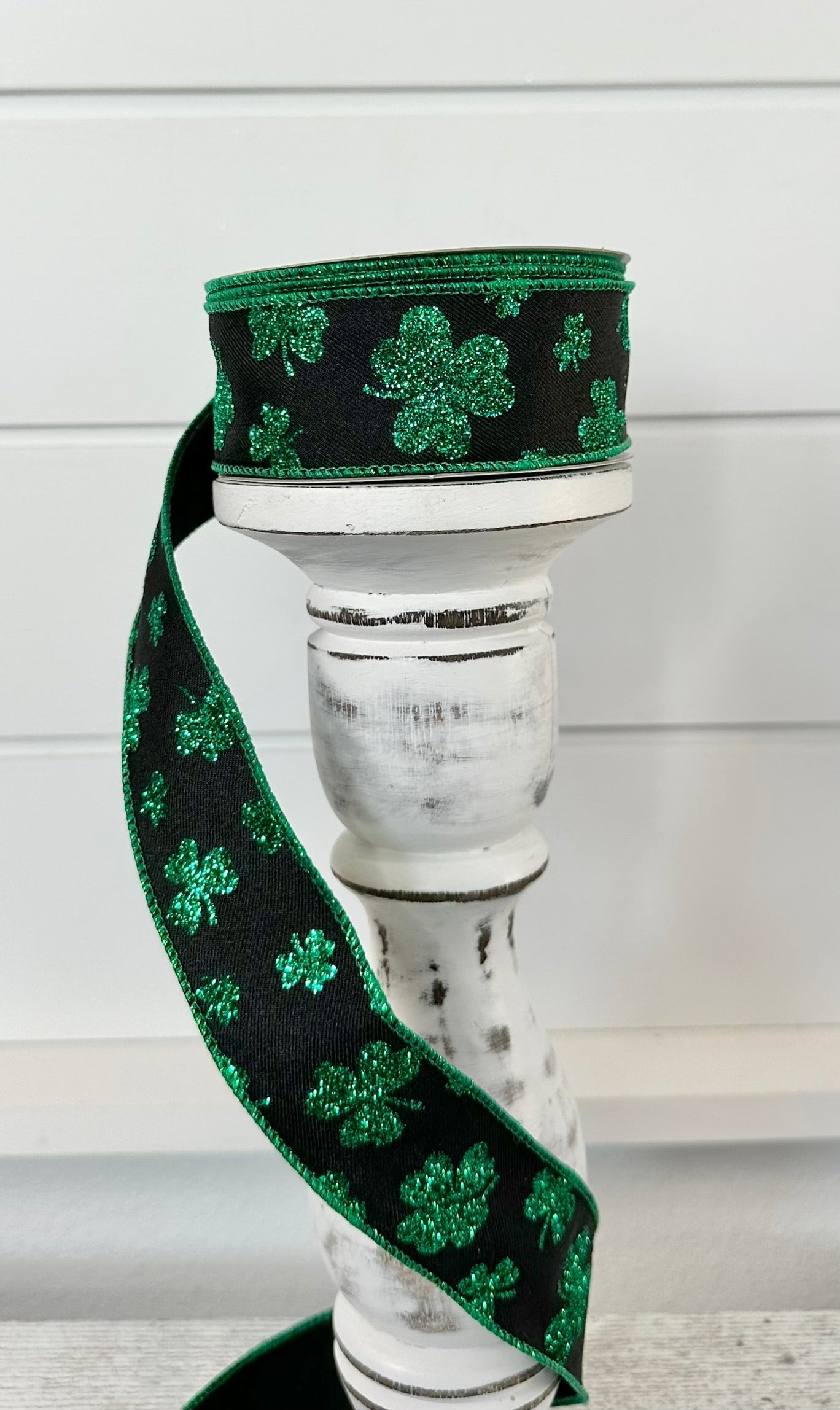 1.5"x10yd Wired Glitter Shamrocks St. Patrick's Day Ribbon - Black/Kelly Green -RGE112202