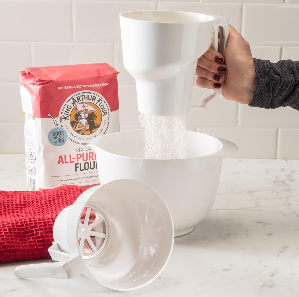 Hutzler Super Sifter, 3-Cup Simple One-Handed Sugar &#x26; Flour Sifter with Stainless Steel Screen
