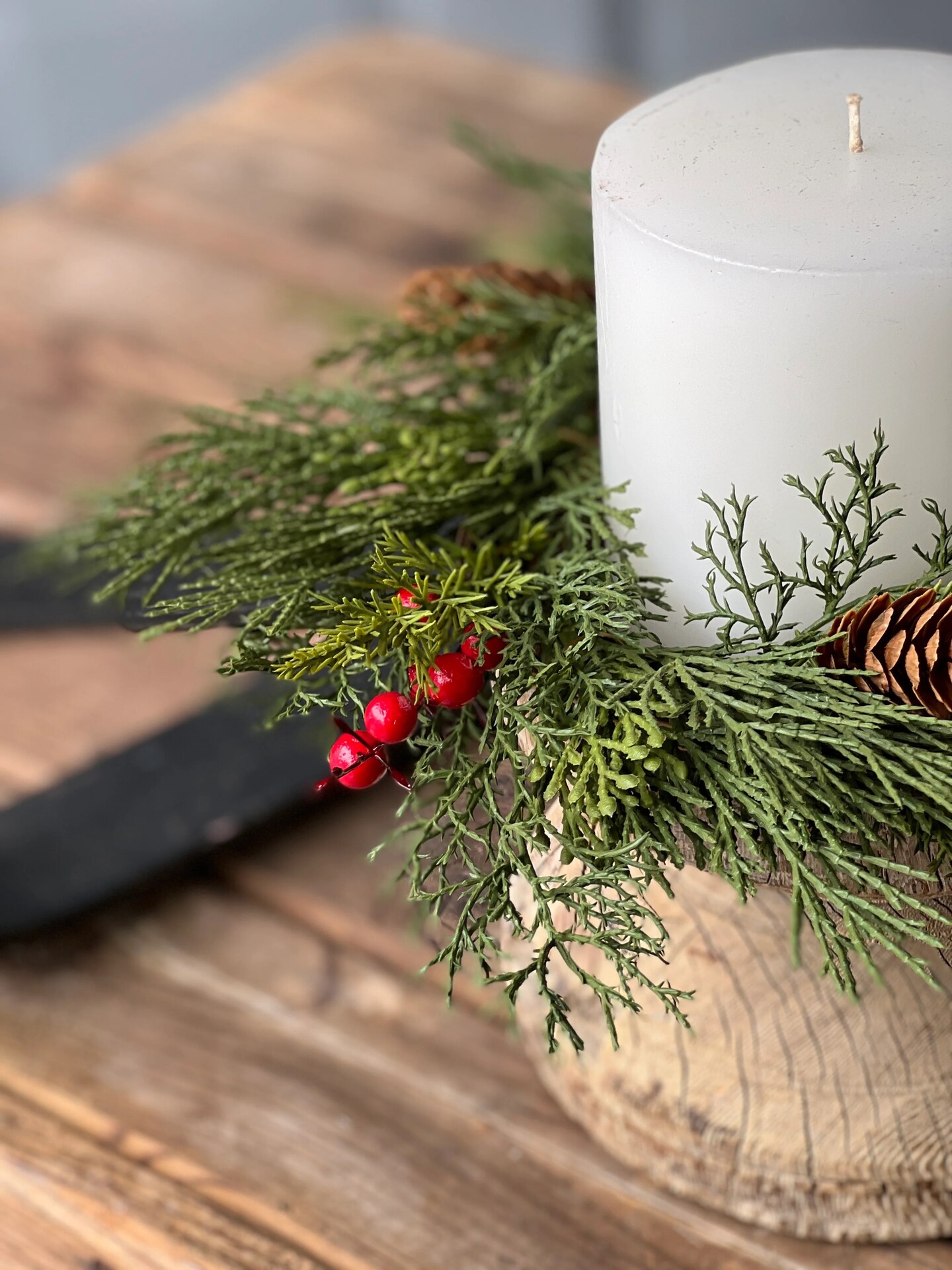 Winterberry Cedar Candle Ring