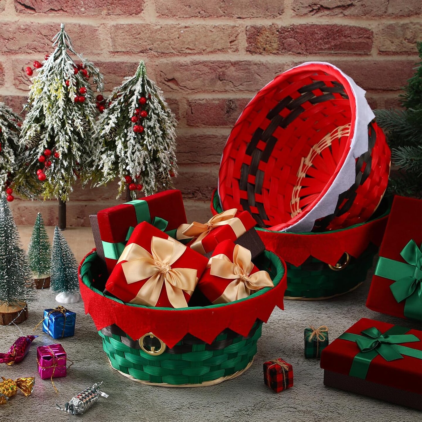 6 Pcs Christmas Baskets Round Gift Empty Holiday Festive Woven Bamboo Character Baskets Xmas Holiday Candy Storage Gift Holder Snack Display for Xmas Home Party Decoration(Red and Green)