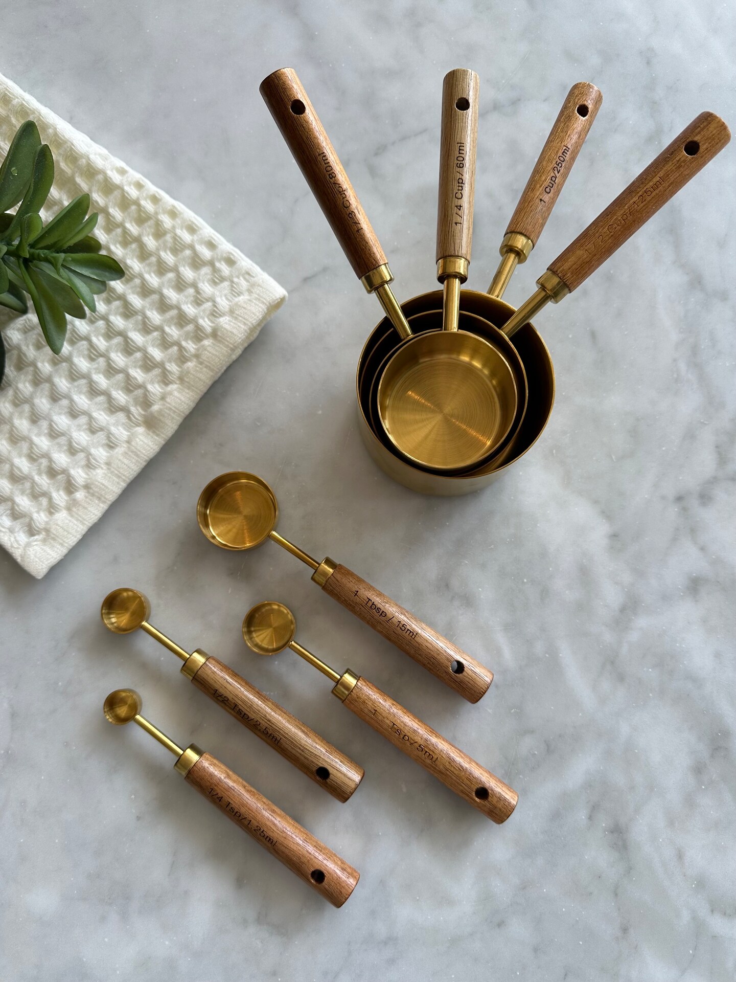 Acacia Wood &#x26; Gold Measuring Cups &#x26; Spoons Set of 8 &#x2013; Stylish and Functional