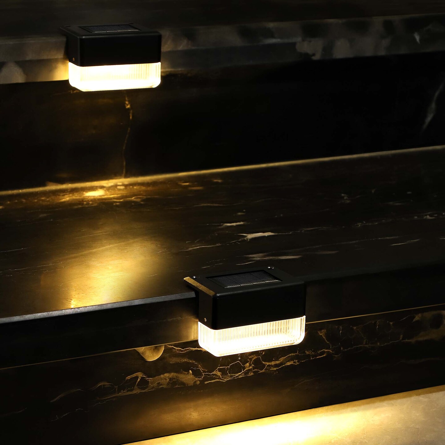 8pcs Solar Deck Lights Step Light Outdoor Pathway Fence Light 2 Lighting Modes