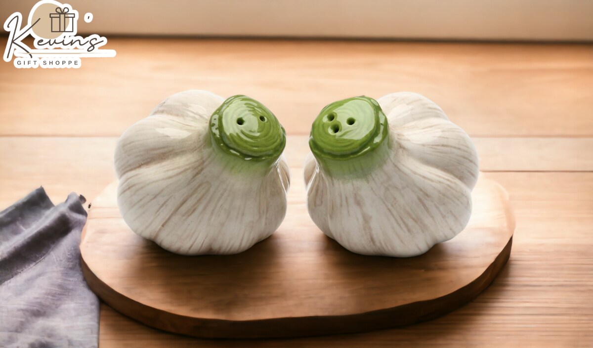 Hand Painted Ceramic Garlic Salt &#x26; Pepper Shakers, Home D&#xE9;cor, Gift for Her, Gift for Mom, Kitchen D&#xE9;cor, Farmhouse D&#xE9;cor