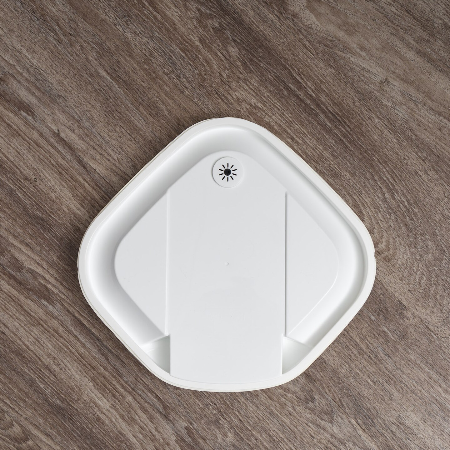 IRIS USA 25Lb/30Qt WeatherPro Airtight Pet Food Storage Container with Scoop and Casters