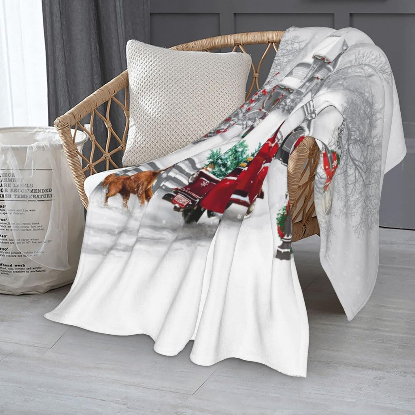 Christmas Throw Blanket Winter Holiday Snow Red Truck and Dog Fannel Blanket Soft Plush Warm Throw Blanket for Bed Couch Living Room Sofa Chair(White, 50&#x22; x 60&#x22;)