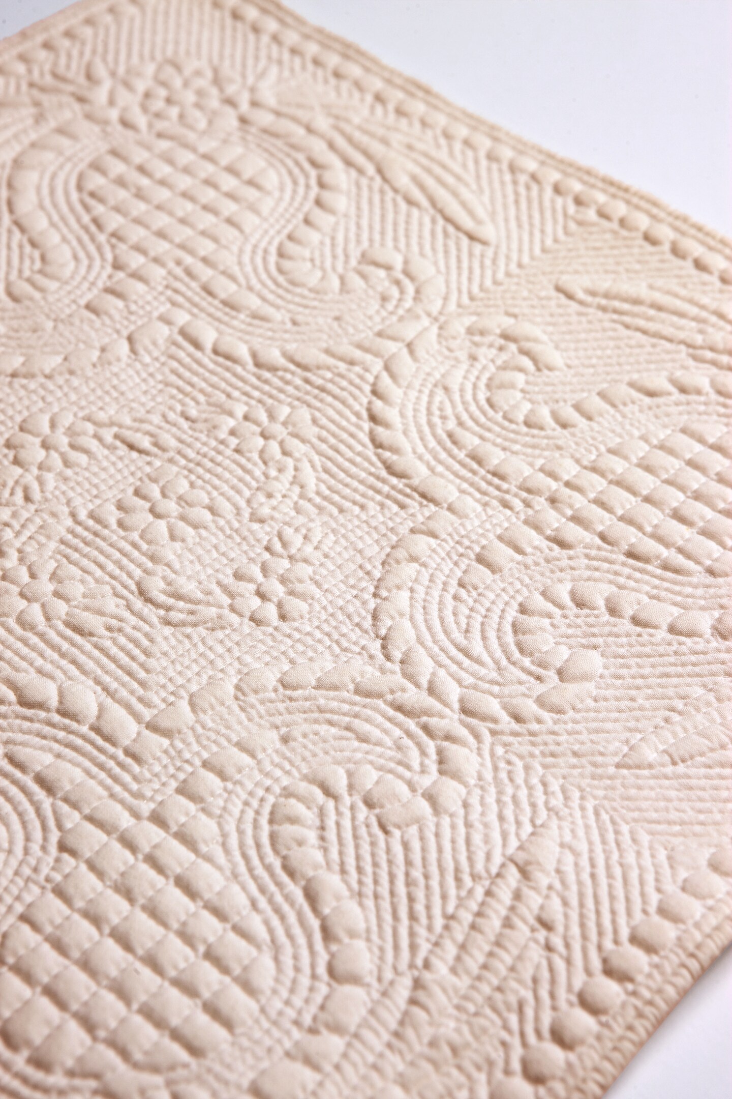 Embroidery Encyclopedia: Stitches and Techniques for Every Embroiderer