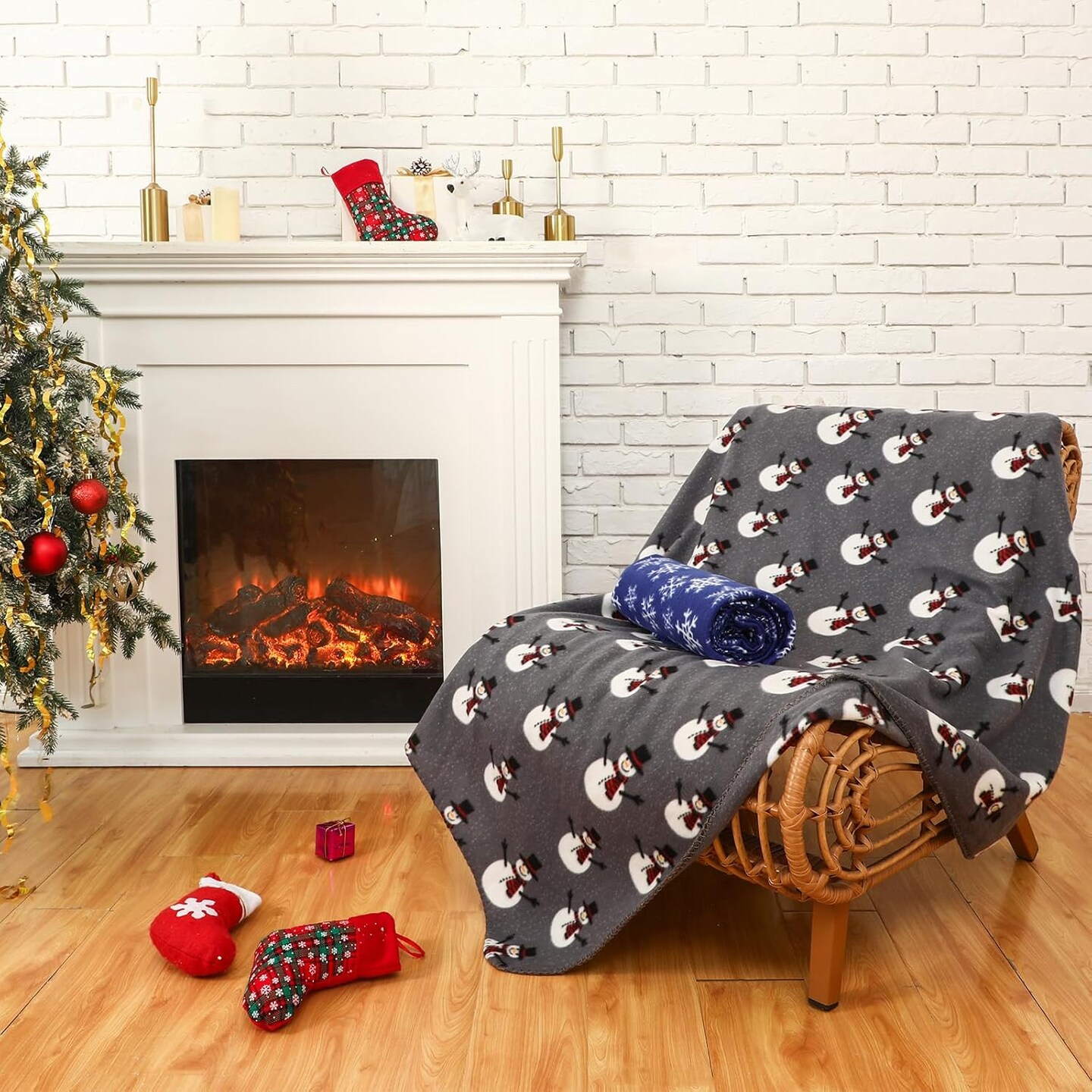 24 Pack Bulk Christmas Soft Fleece Blankets 50 x 60 Inch Bulk Throw Blankets Lightweight Warm Fleece Throw Blankets for PET Bed Sofa Couch Office Wedding Gifts Travel (Snowflake)