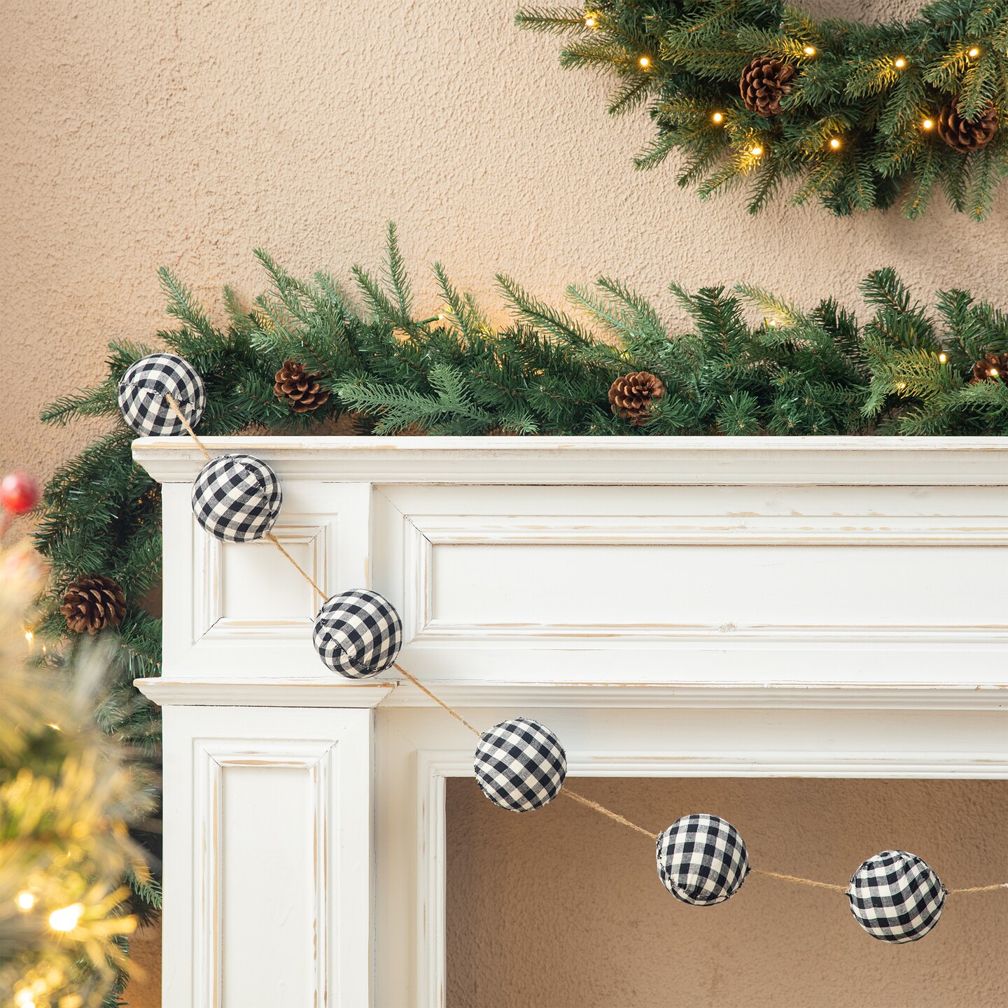 2pk 6&#x27;&#x27;L Black &#x26; White/Red &#x26; Black Plaid Fabric Garlands