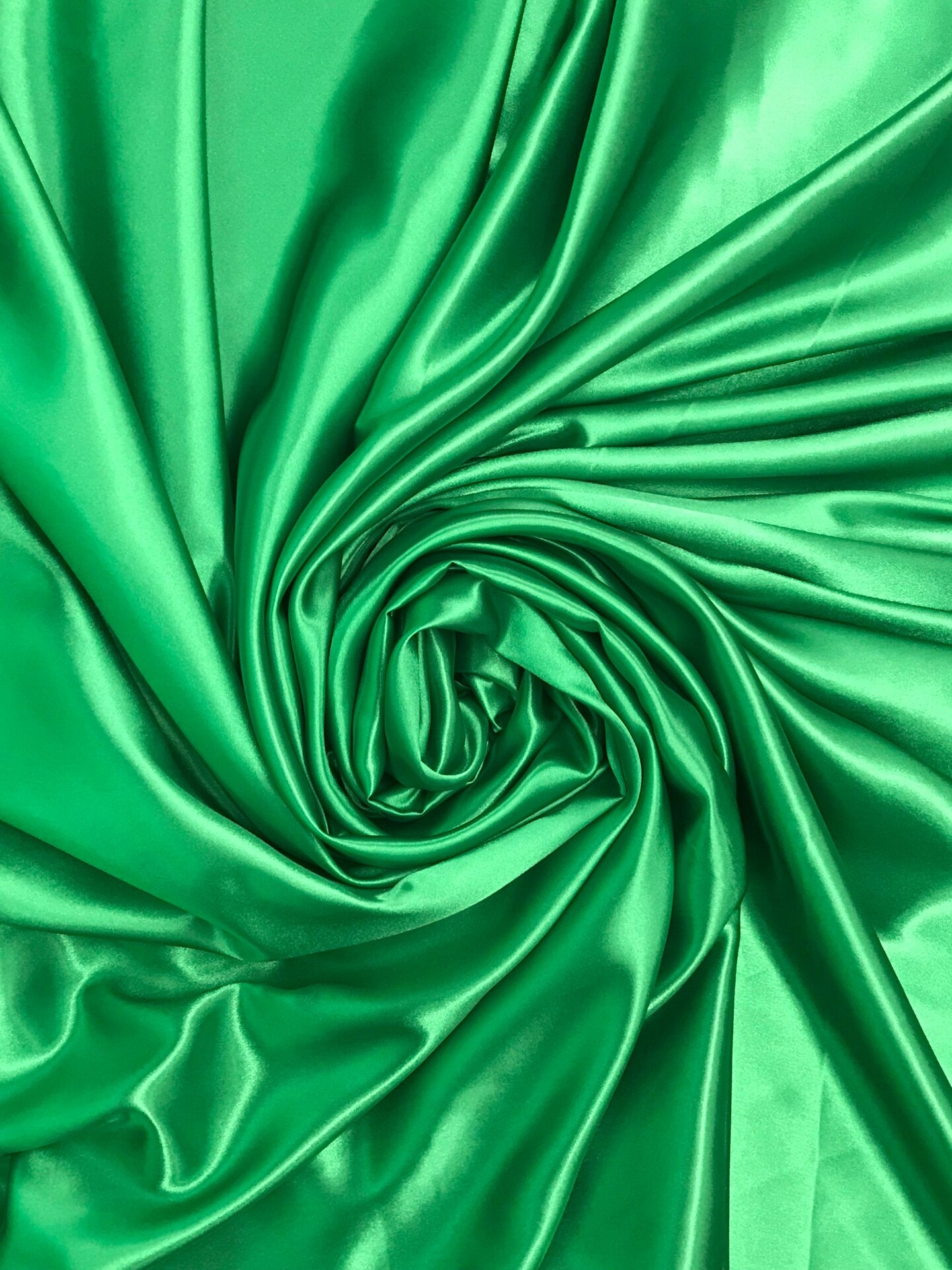 1 Yard Kelly Green Medium Sheen Satin Fabric 100% Polyester Lightweight 58&#x2033;-60&#x2033; Wide
