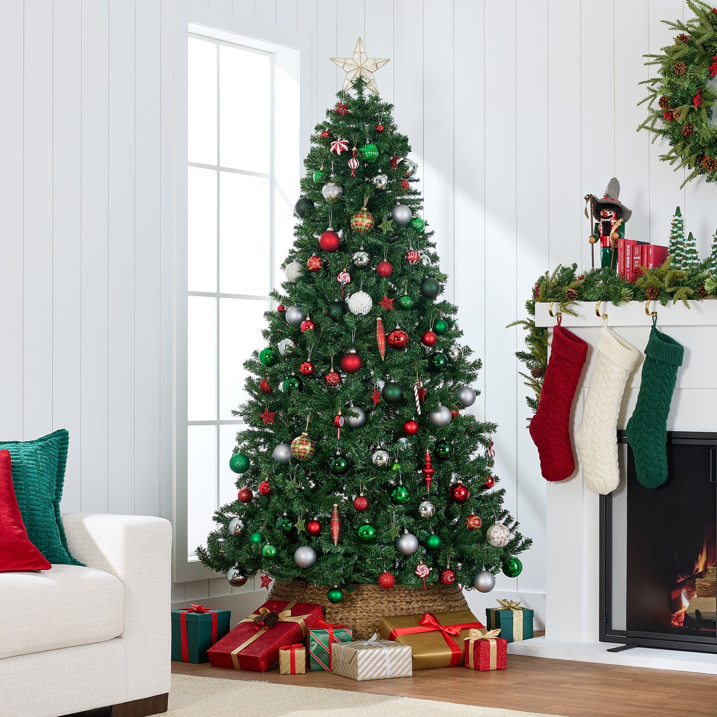 Best Choice Products Premium Spruce Artificial Christmas Tree w/ Easy Assembly, Metal Hinges &#x26; Foldable Base