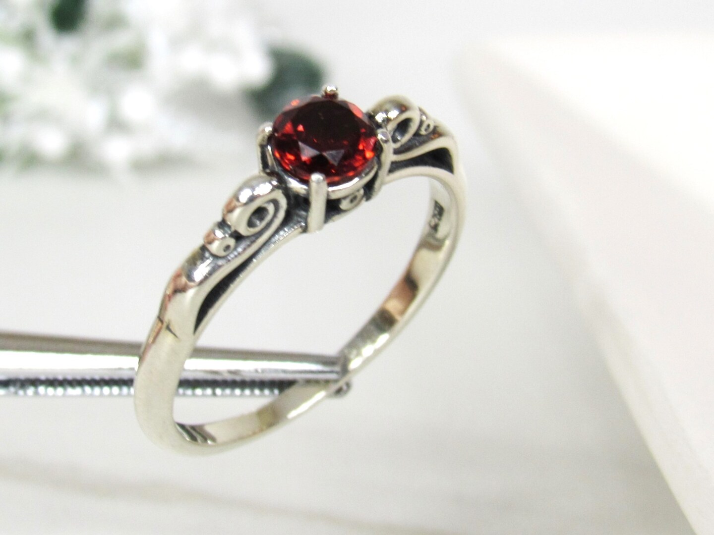 Vintage Garnet store Heart Sterling Silver Solitaire Ring Size 5 Ornate Scroll Design