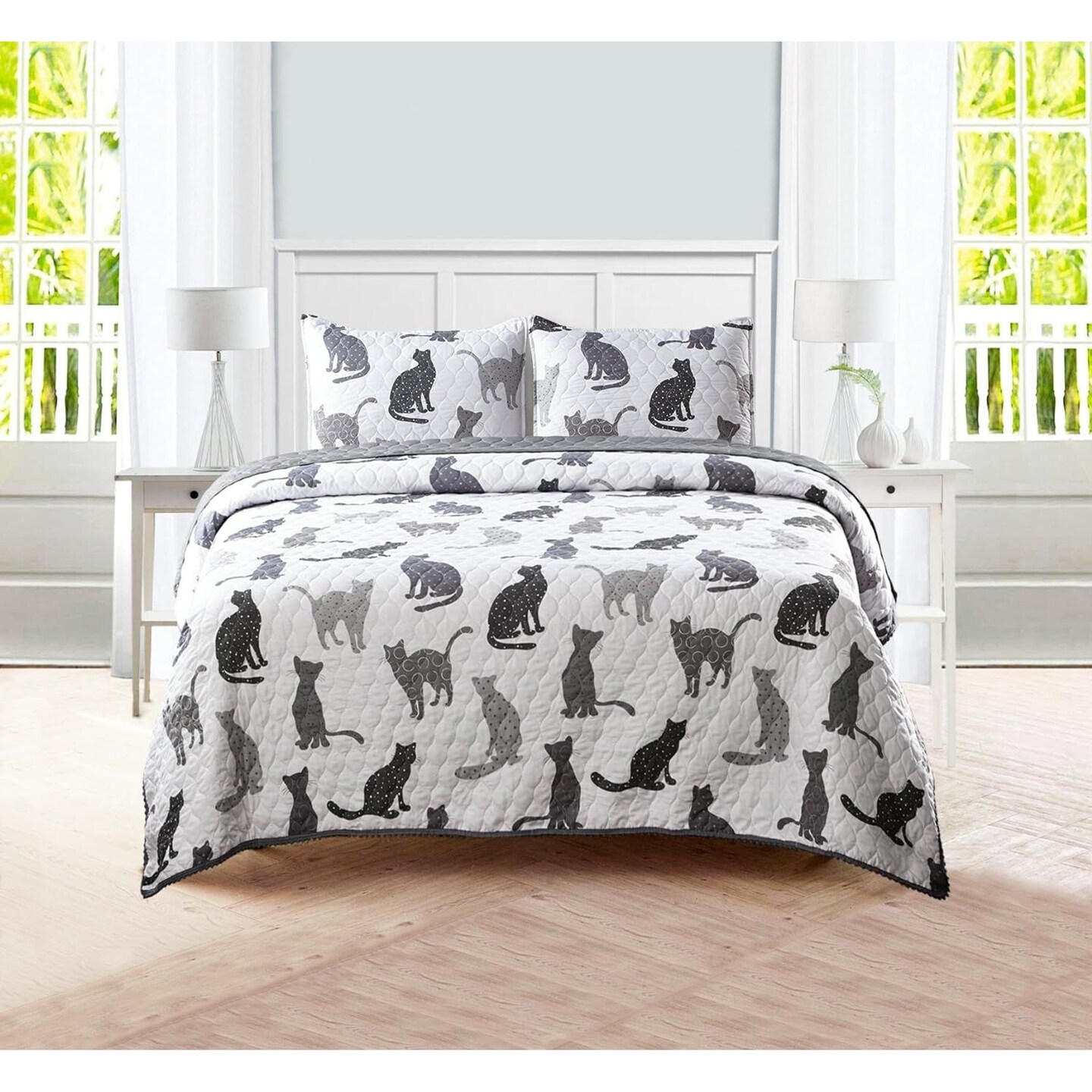 Sleeping Partners Grey Cats Animal Pom pom Trimmed Quilt Set, with 1 Full/Queen Size Quilt, and 2 Standard Shams, Lightweight, Soft, and Comfy, Gift for Kids and Adults, 3-Piece Set, Full/Queen