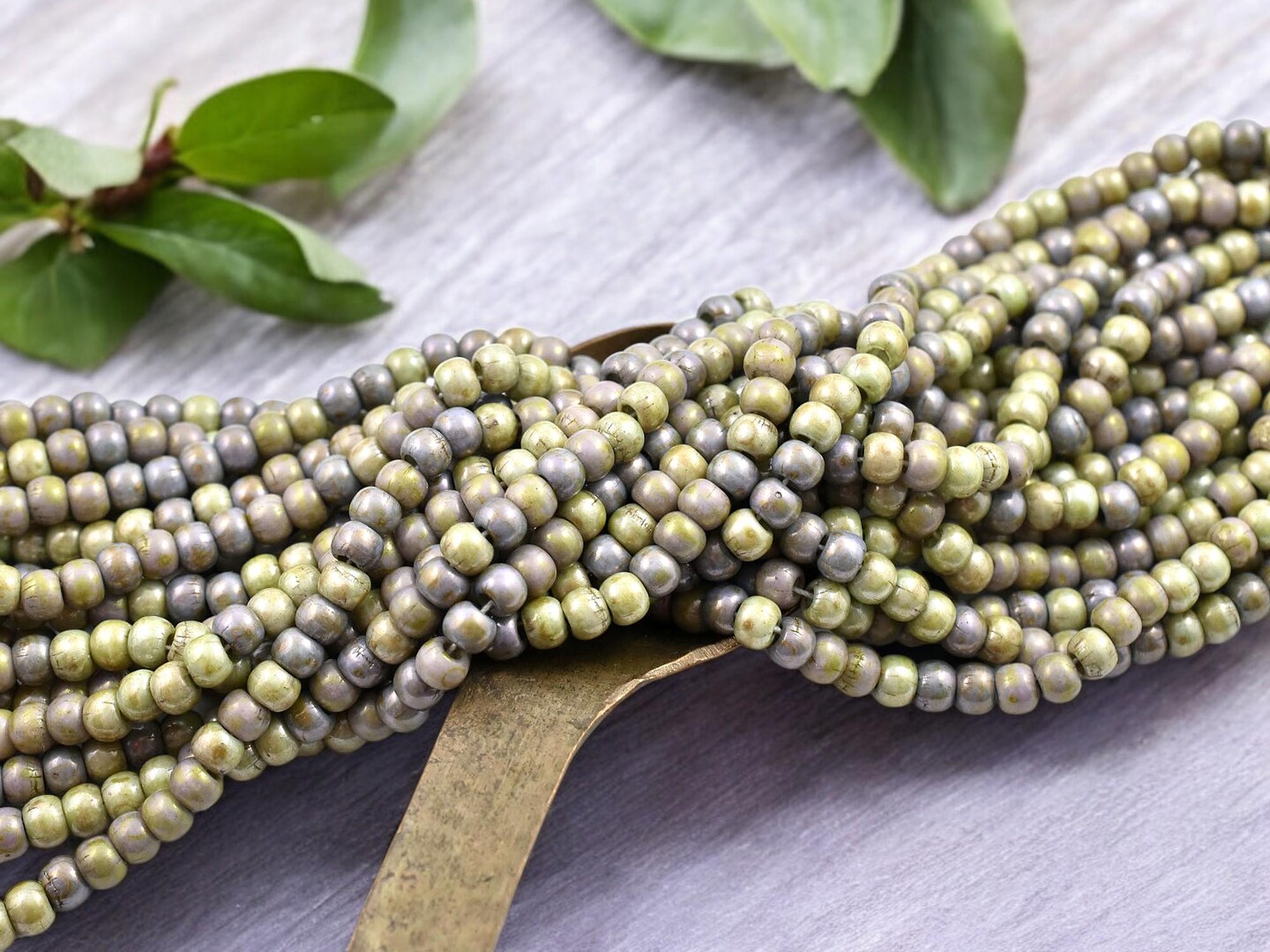 4/0 Aged Alabaster Picasso Mix Seed Beads (20&#x22; Strand)