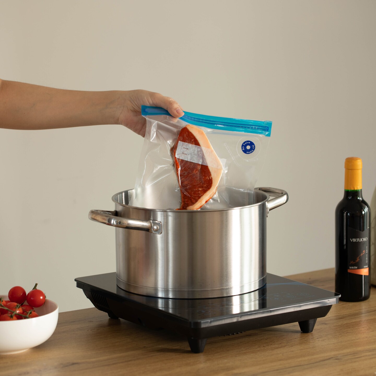 Basicwise Handheld Vacuum Sealer Machine with Reusable Bags Food Storage Kitchen Organization Sous Vide Cooking Pantry Preservation Refrigerator Management Meal Preparation & Airtight Sealing