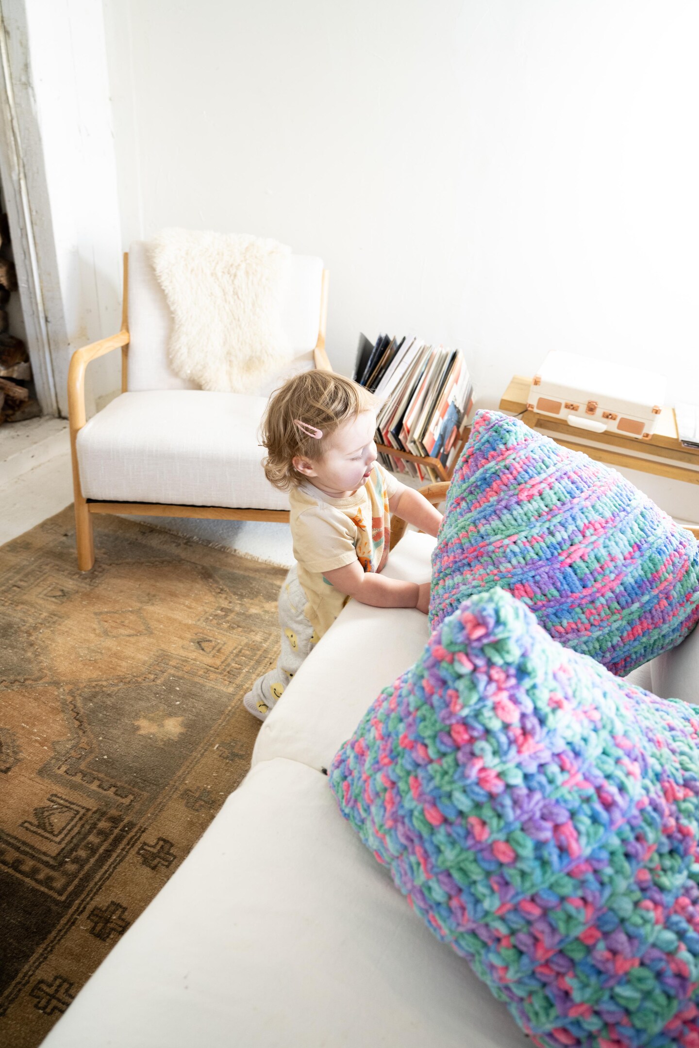 Lion Brand Yarn Cover Story Sky Super Bulky Polyester Blue Yarn 1 Cake