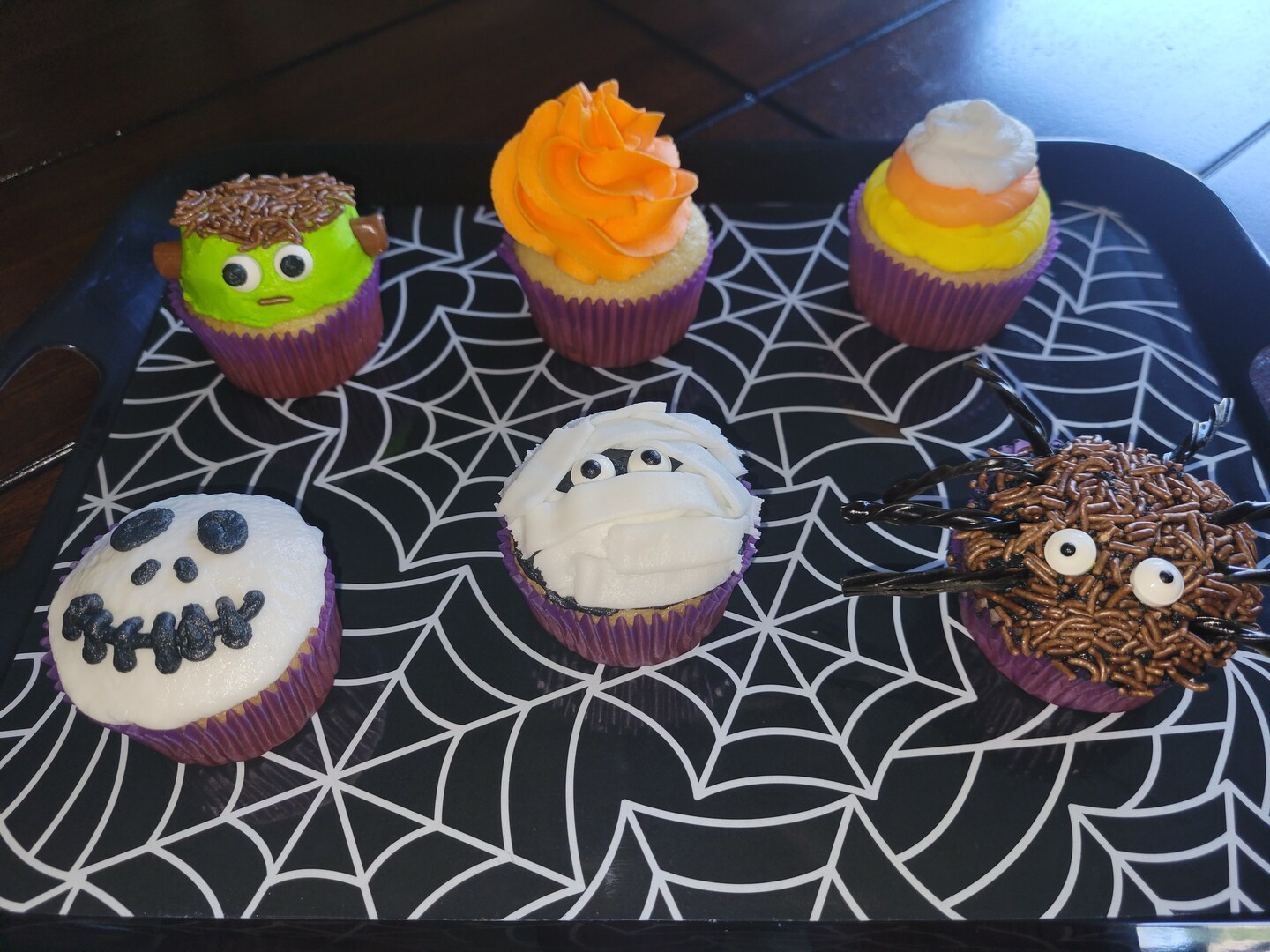 Halloween Cupcake Decorating