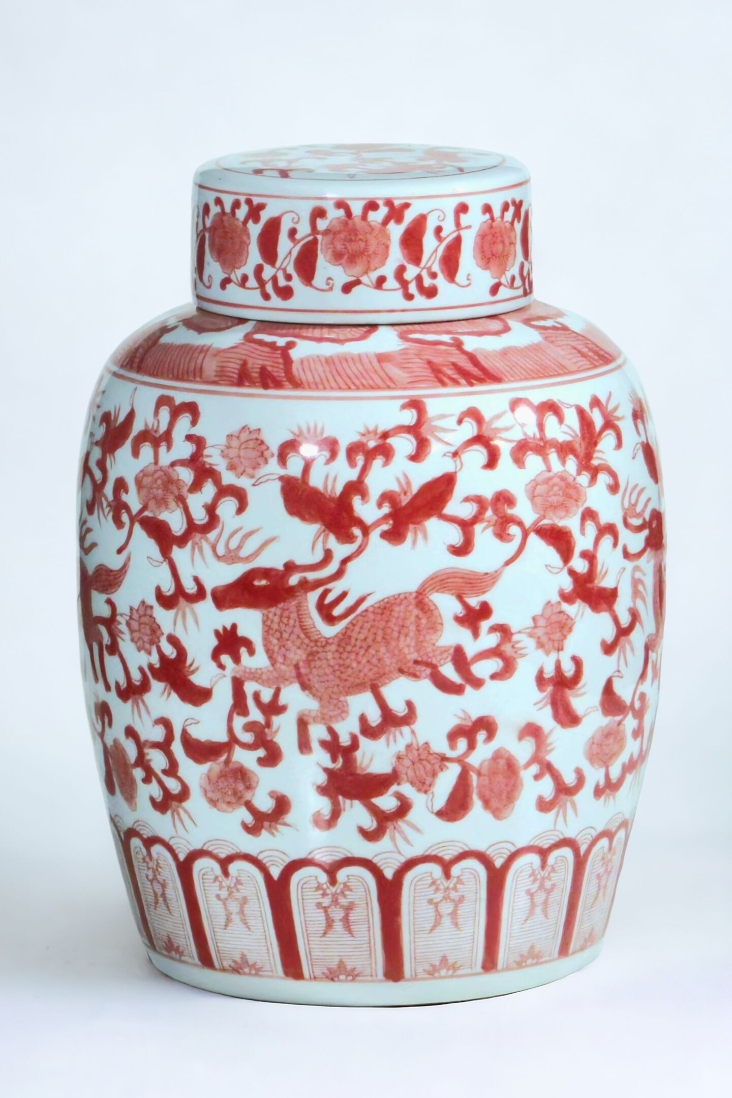 AAI Ginger Jar, Chinoiserie Deer Design, Red and White