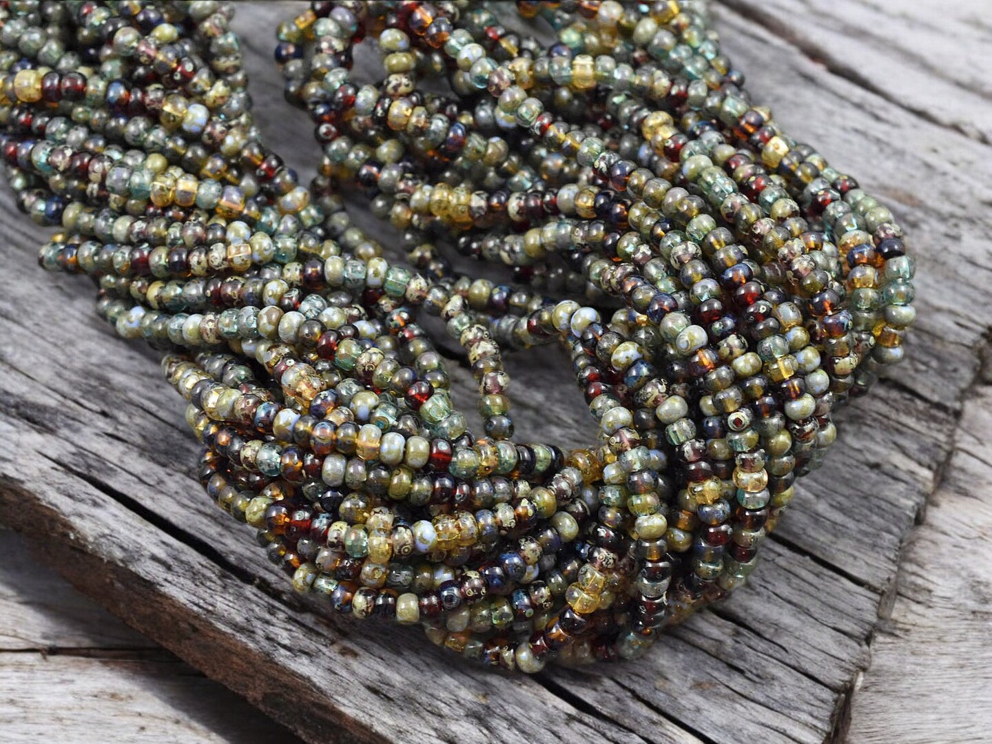 6/0 Aged Hornet Picasso Mix Seed Beads (22&#x22; Strand)