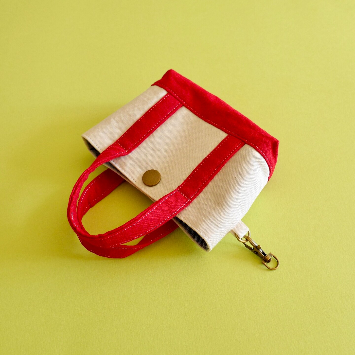 MINI DESIGNER BAG BOW FLOWER KEYCHAINS BAG CHARM | 40KC129