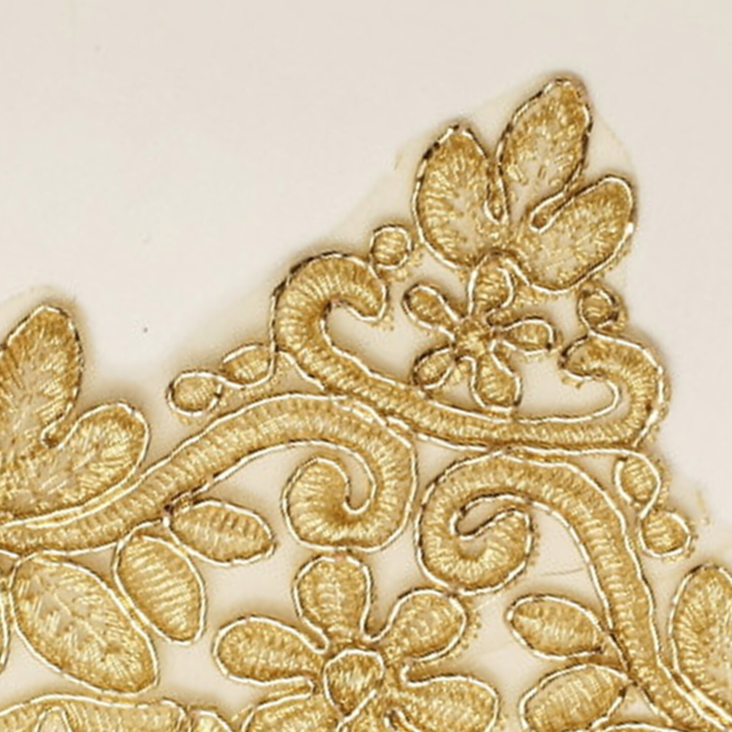 4.25&#x22; x 15 Yards Gold Venice Floral Lace Trim