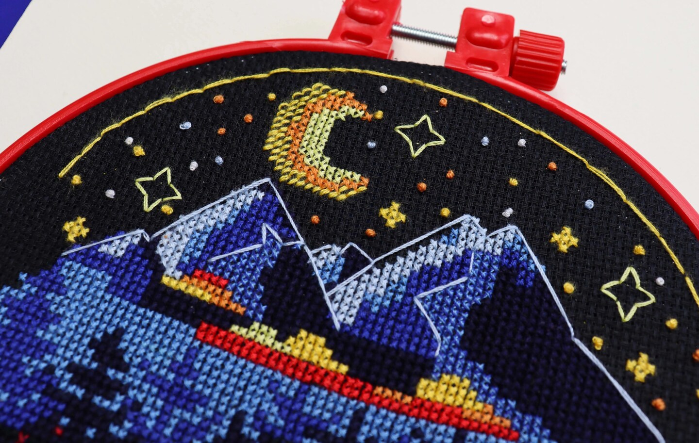 Cross-stitch kit Around the campfire