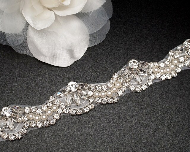 1&#x22; x 4.7 Yards Silver Bridal Iron On Rhinestone Trim