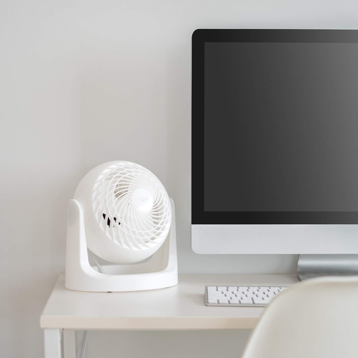 IRIS WOOZOO Circulator Fan, 5.5&#x22; Blade, White