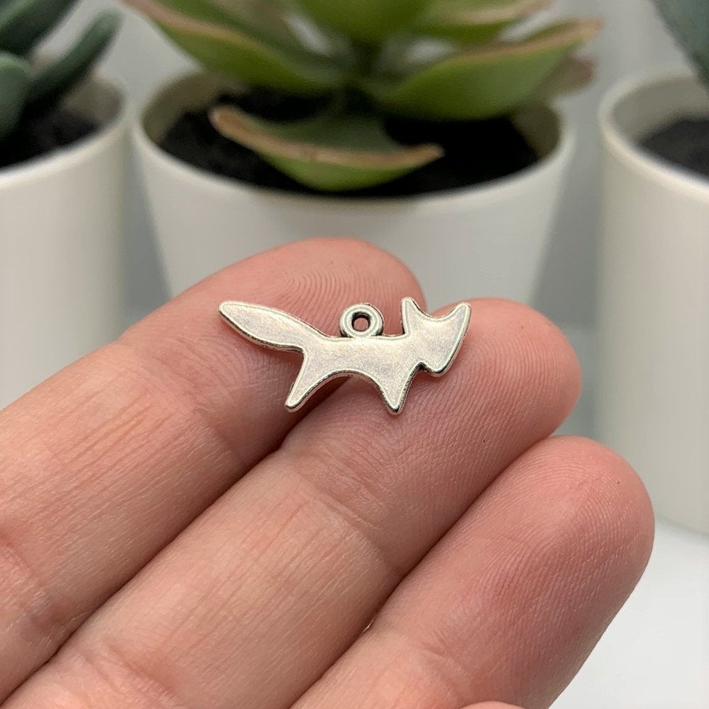 4, 20 or 50 Pieces: Small Silver Fox Charms