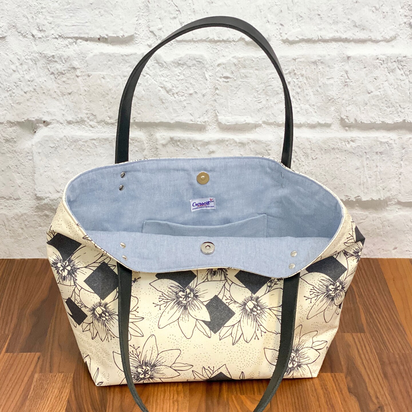 Crosscut Sewing Co.&#xAE; Market Tote Bag Sewing Project Kit for Beginners with Fabric, Instructions and Video