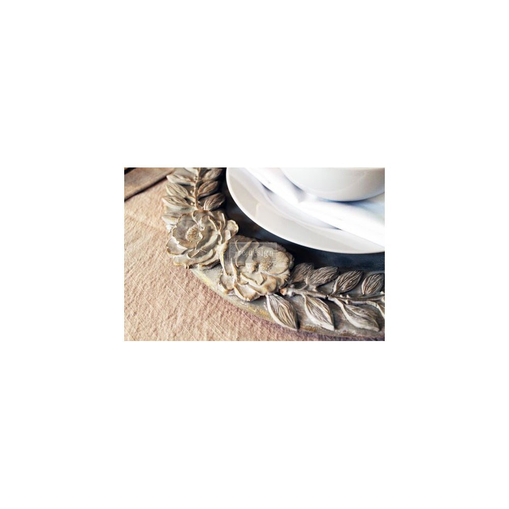 Redesign D&#xE9;cor Moulds&#xAE; 5&#x22;x8&#x22; - In The Garden Copyright #VA0002331225