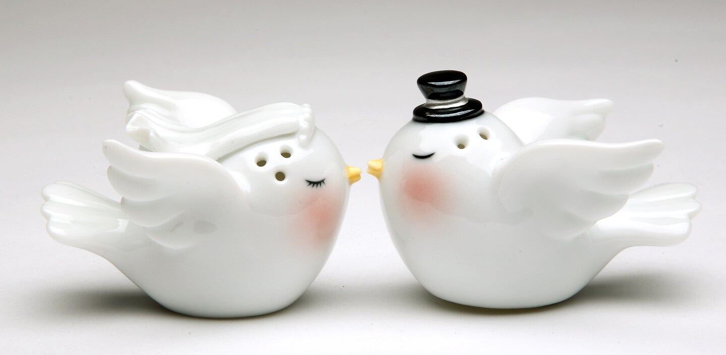 Bride and Groom Dove Birds Salt & Pepper Shakers, Wedding Décor or Gift, Wedding Favor, Anniversary Décor or Gift, Kitchen Décor